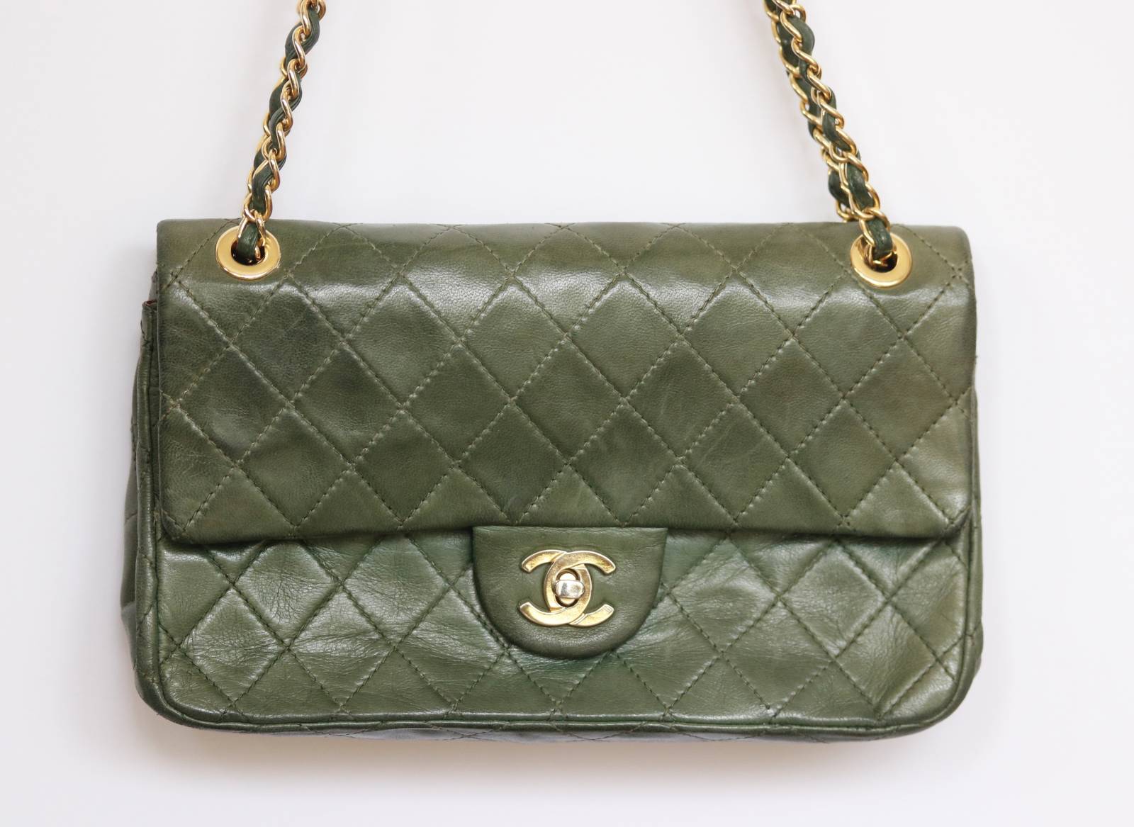 Brocanteur expert en estimation et rachat de sac à main de luxe anciens à Antony en Hauts-de-Seine 92160