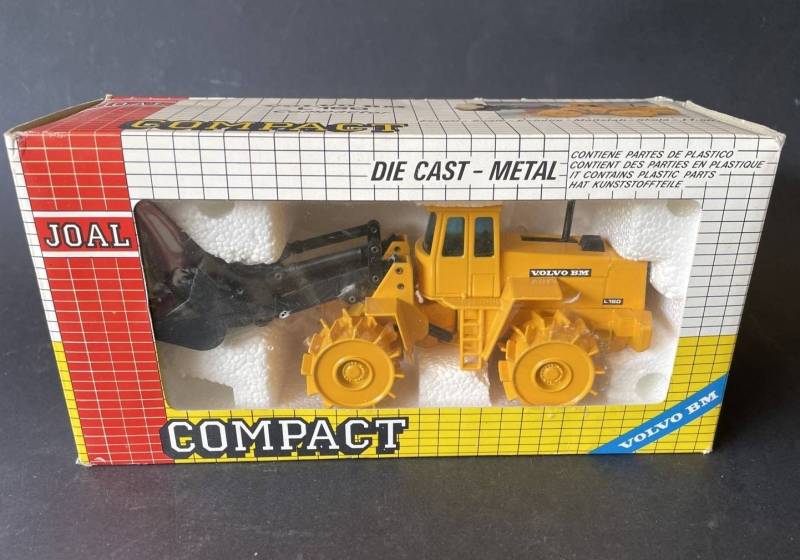 Ancien jouet en métal Volvo