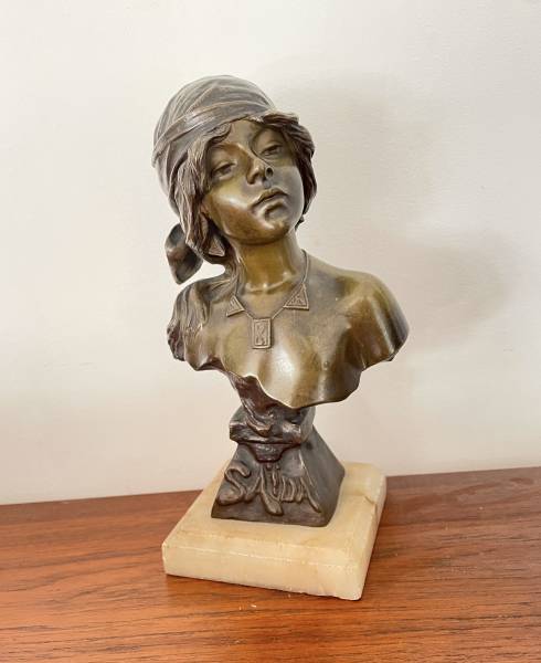 Buste en bronze Art Nouveau. Emmanuel Villanis