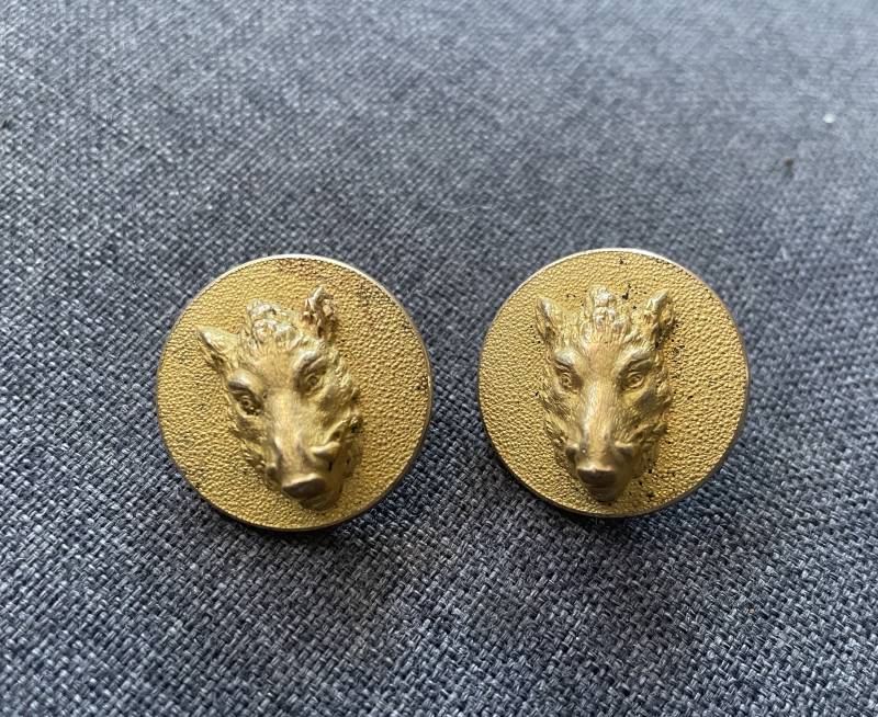 Boutons de Vénerie, chasse à courre à décor de têtes de sanglier