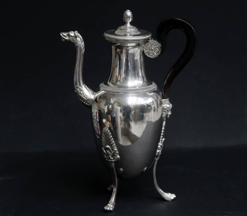 Cafetière en argent massif. Achat argenterie