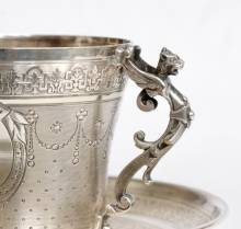 Tasse en argent massif